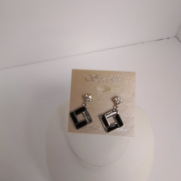 2- Piece Bracelet and Earring set Color Silver and Black - Picture 3 of 7